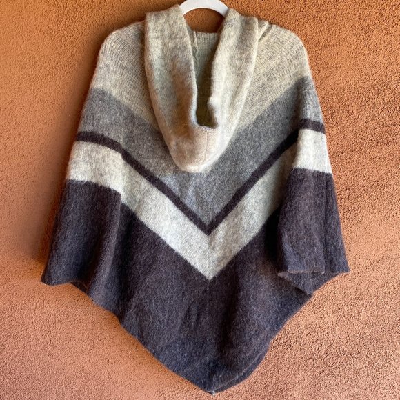 Vintage Icelandic Fashions Wool Hooded Poncho One Size - Picture 4 of 6